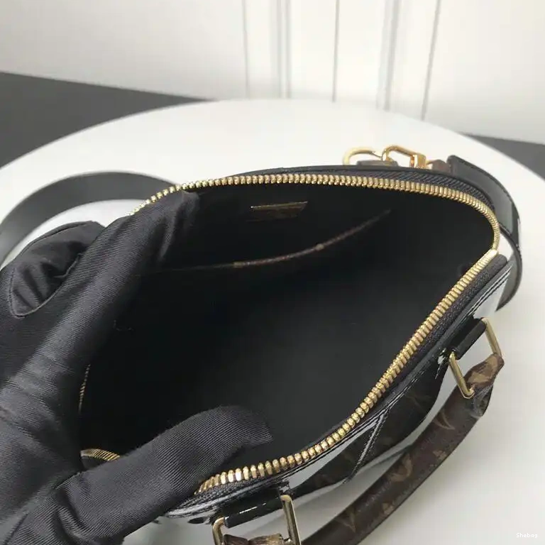LV Bags 19T1L0243 0801